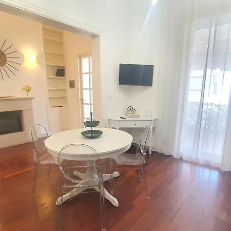 Dimora Alighieri - Centro Apartment Bari